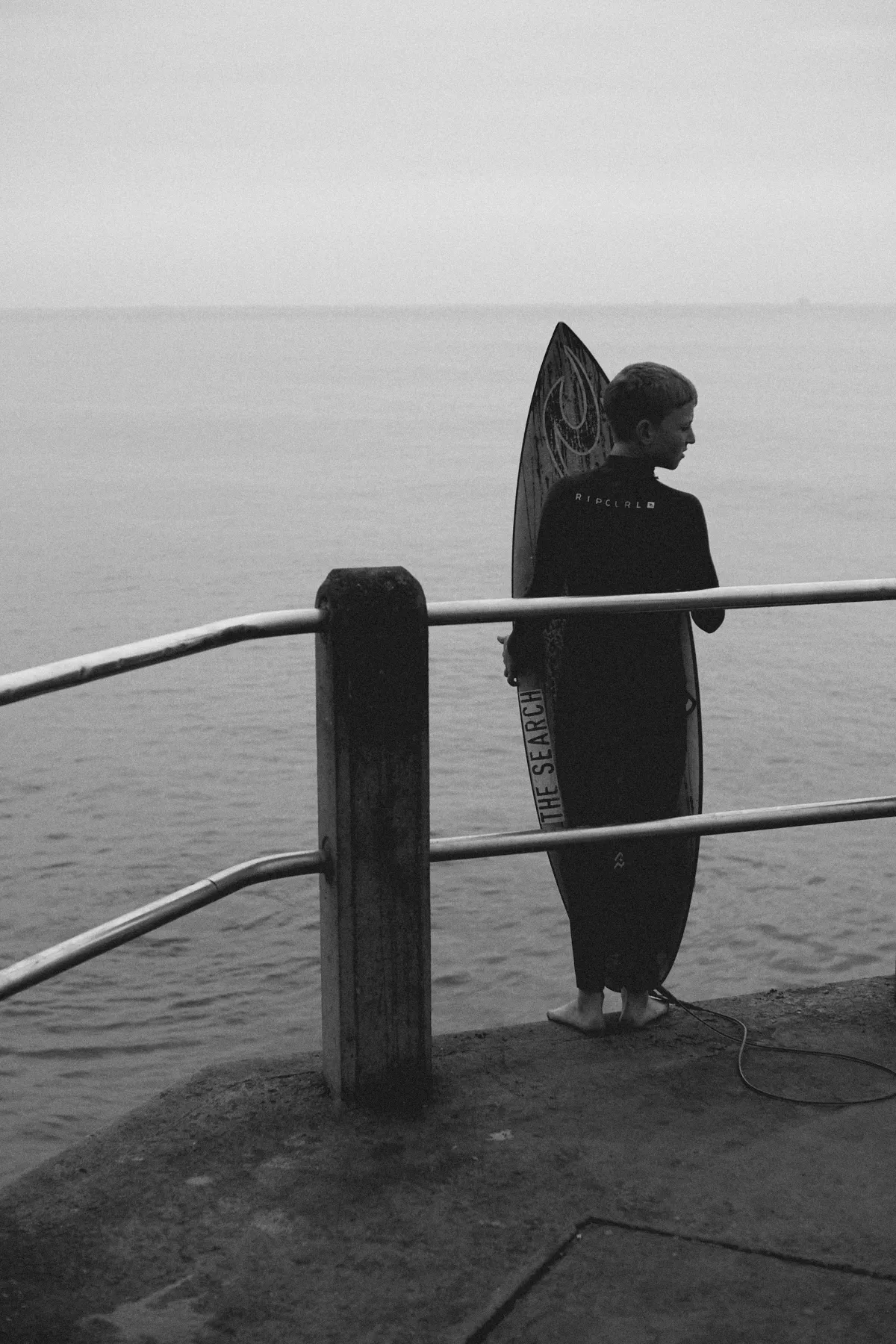 2022-09-18 - Durban -  Boy with surfboard